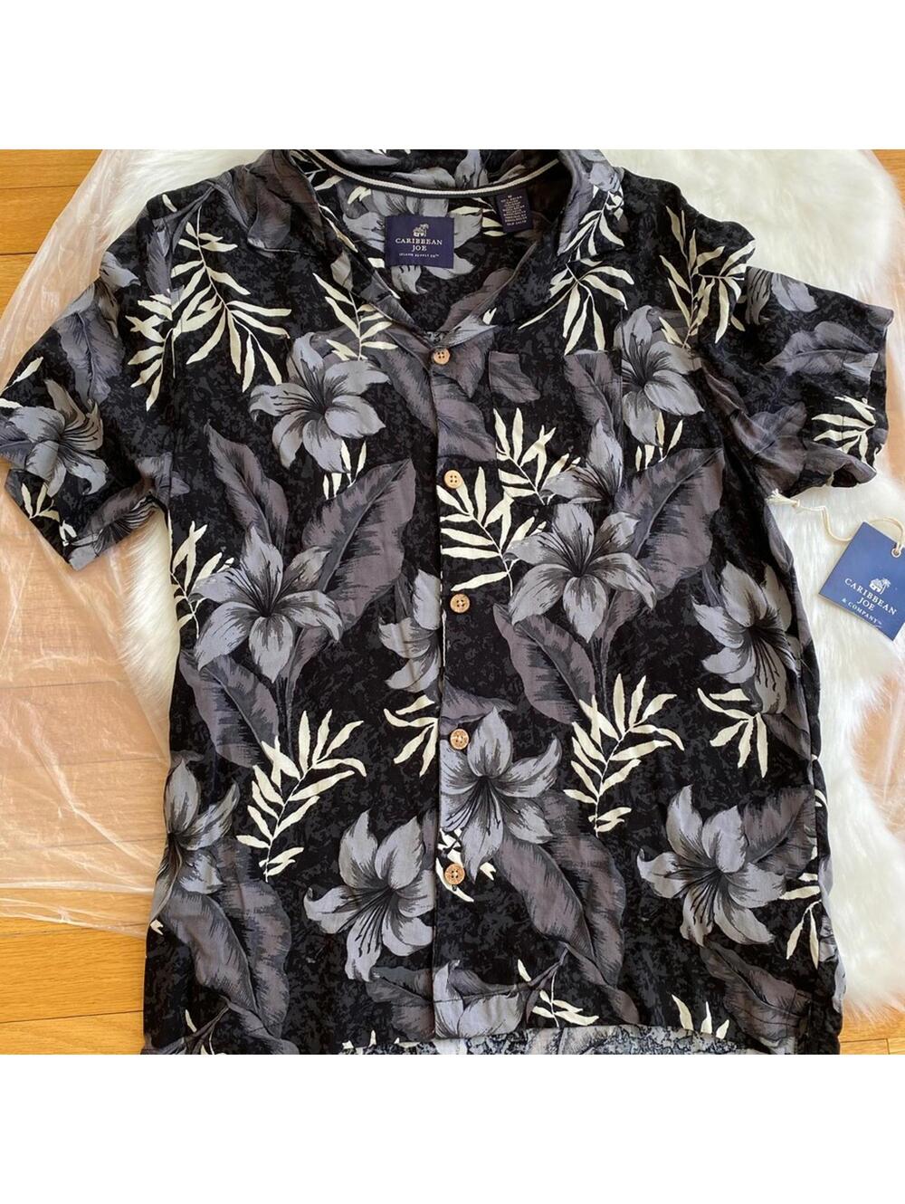 Caribbean Joe Black Gray Floral Rayon Hawaiian Shirt Medium